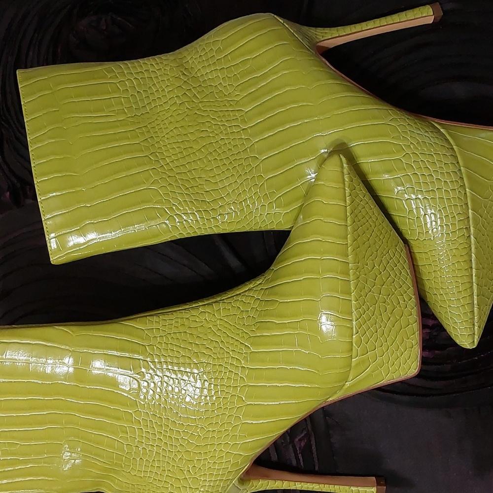 Some really cool..boots